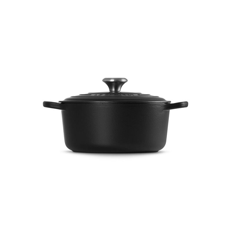 Le Creuset Signature Cast Iron Round Casserole 24cm image number 28